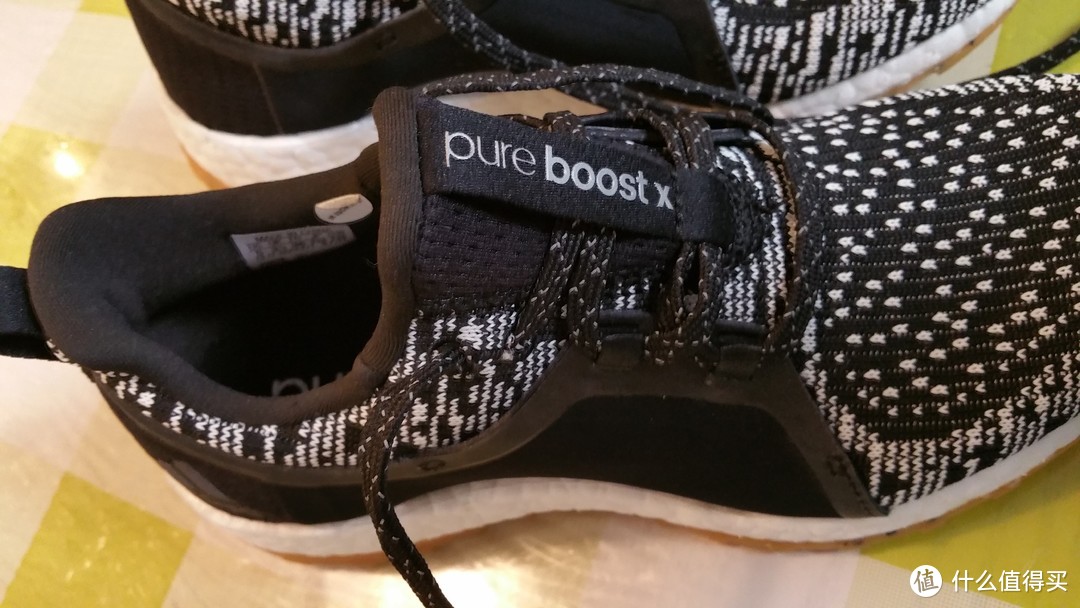 Pure Boost X鞋标