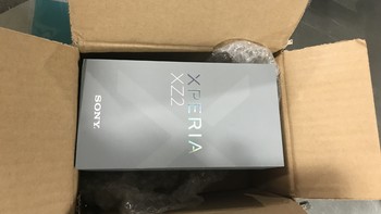 索尼 Xperia XZ2 智能手机外观展示(数据线|充电器|耳机)