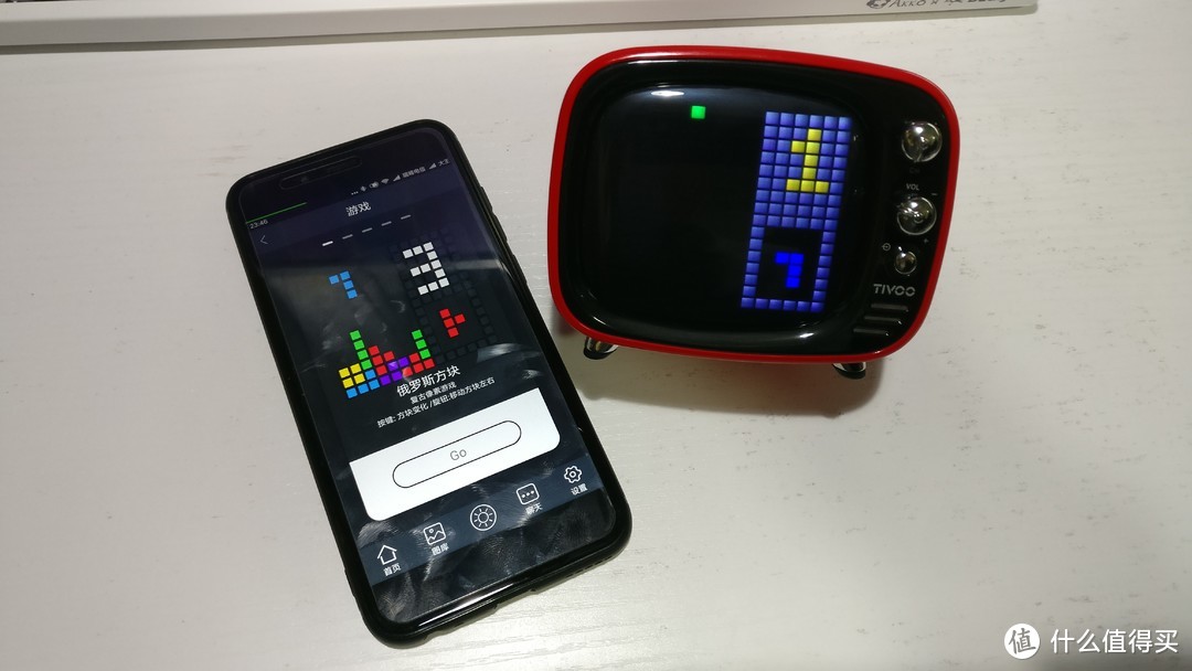 萌萌的电视机造型蓝牙小音箱———— Divoom Tivoo