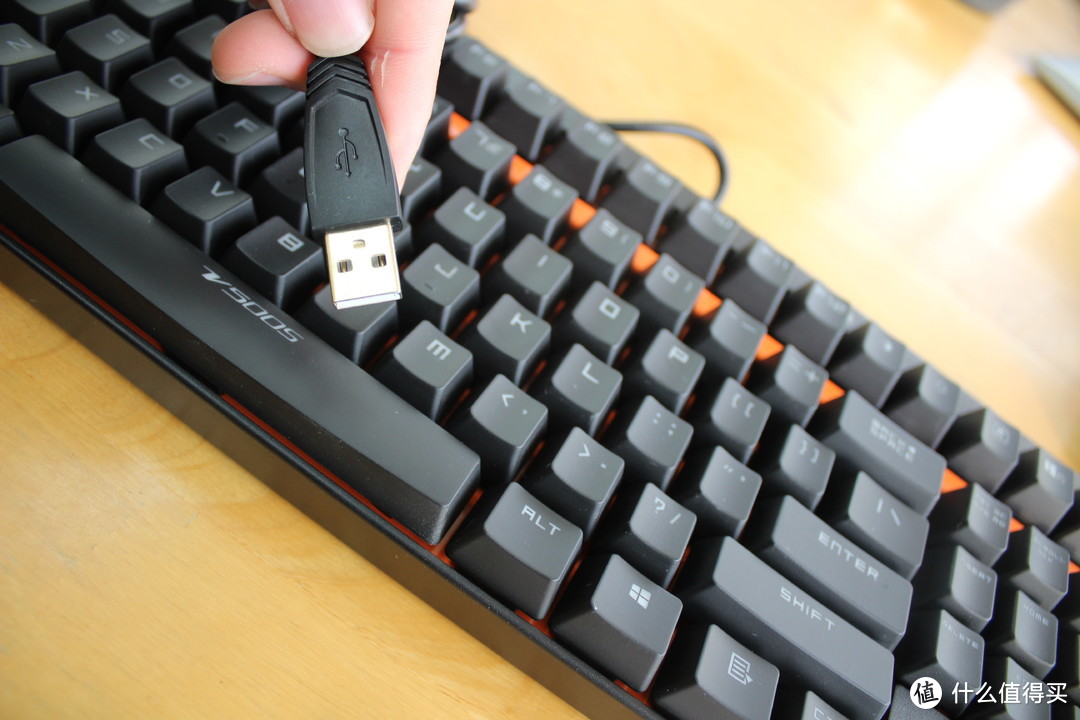 国产入门级机械键盘rapoo雷柏v500s背光游戏机械键盘