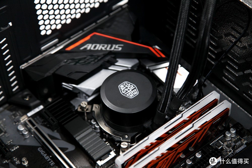 #原创新人#平民玩家最爱，新特性能秒杀一众Z370：GIGABYTE 技嘉 B360 主板 装机