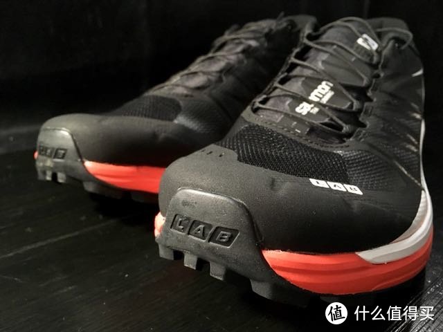 进阶之路赢在下坡：Salomon 萨洛蒙 大红鞋 Wings 8 跑鞋 评测