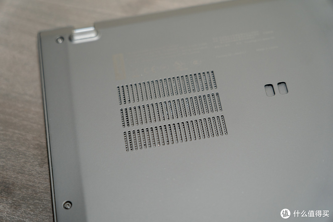 带Dolby Vision的 ThinkPad X1 Carbon 笔记本电脑 评测
