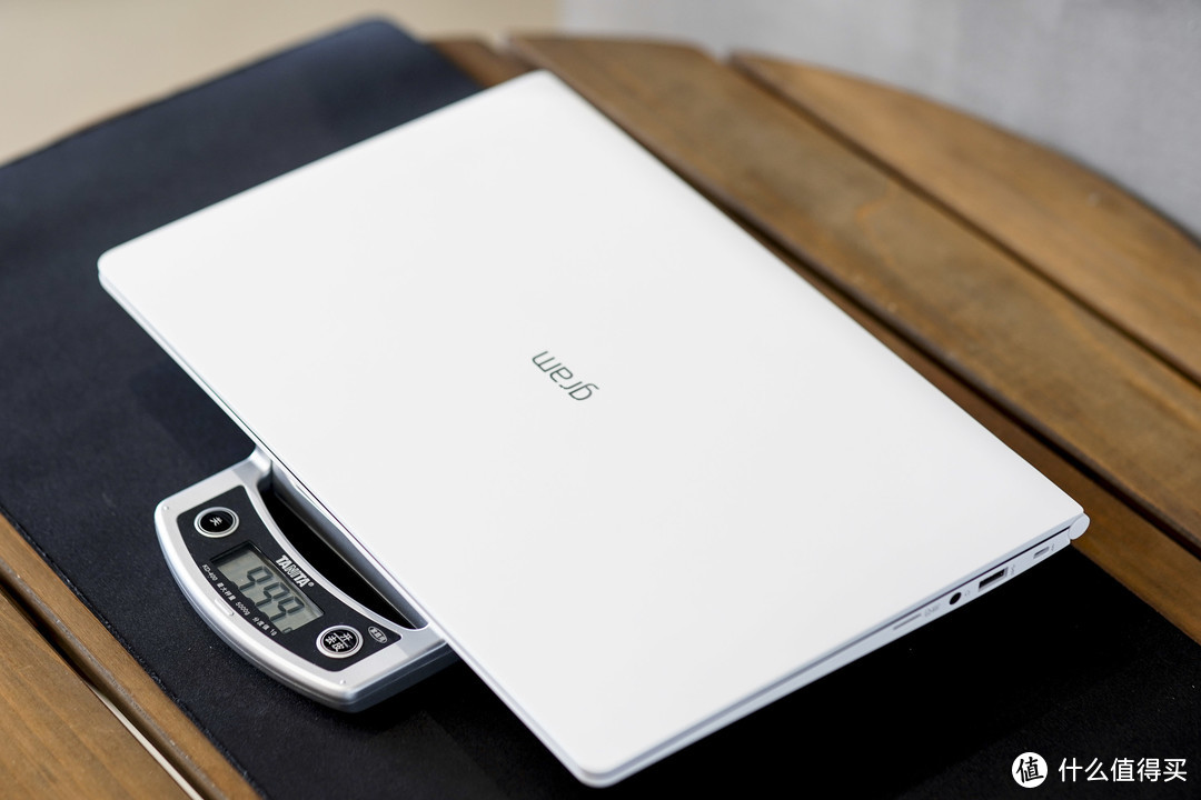 仅999克的14寸笔记本电脑？LG gram 14Z980-G.AA53C 轻薄笔记本电脑 白色2018款 开箱