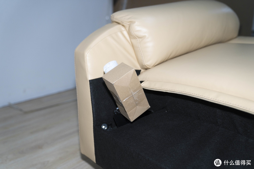 买个电动沙发配投影仪打造私人家庭影院：8H 真皮电动休闲沙发