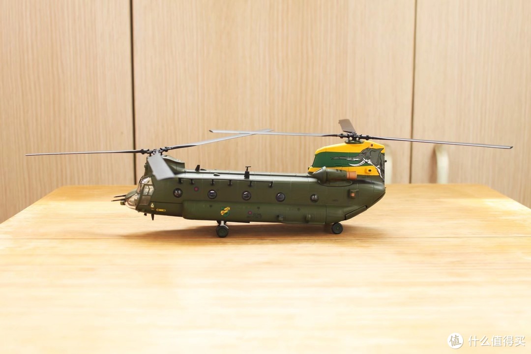 #全民分享季##剁主计划-宁波#CORGI 1：72 加拿大皇家空军 CH-47 支奴干重型直升机限定版