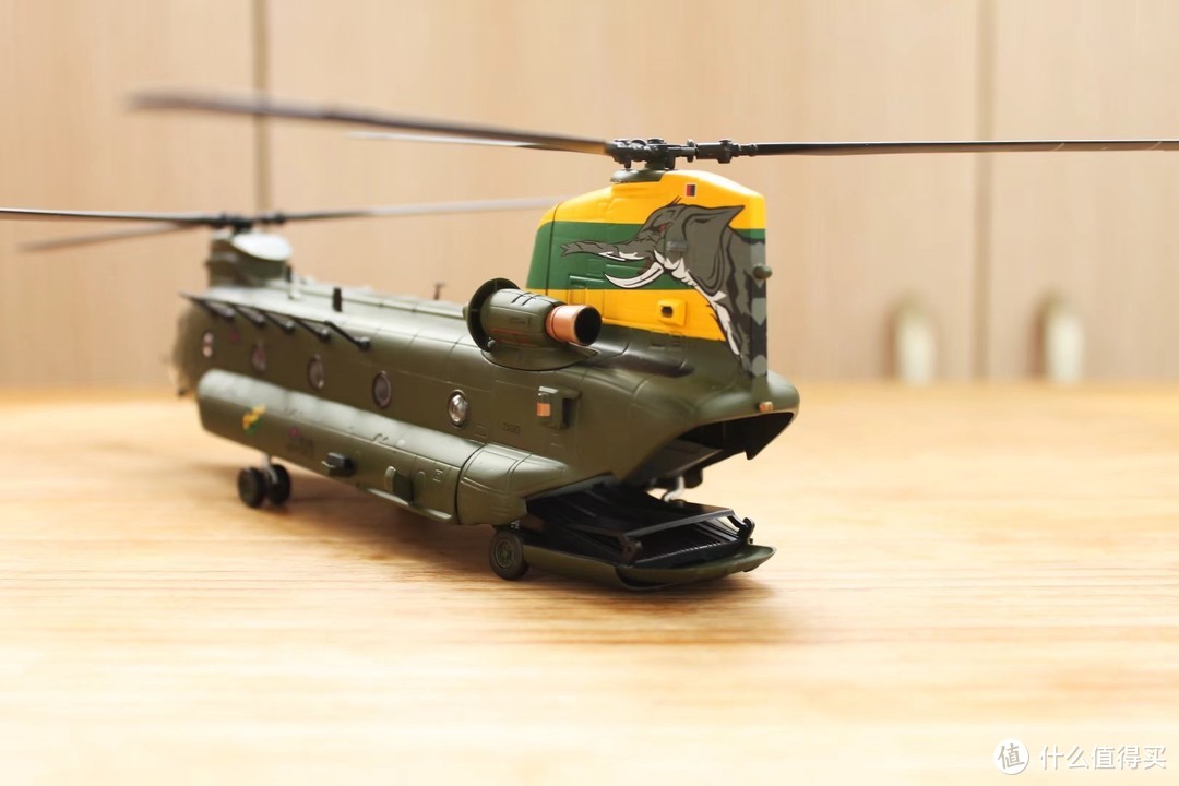 #全民分享季##剁主计划-宁波#CORGI 1：72 加拿大皇家空军 CH-47 支奴干重型直升机限定版