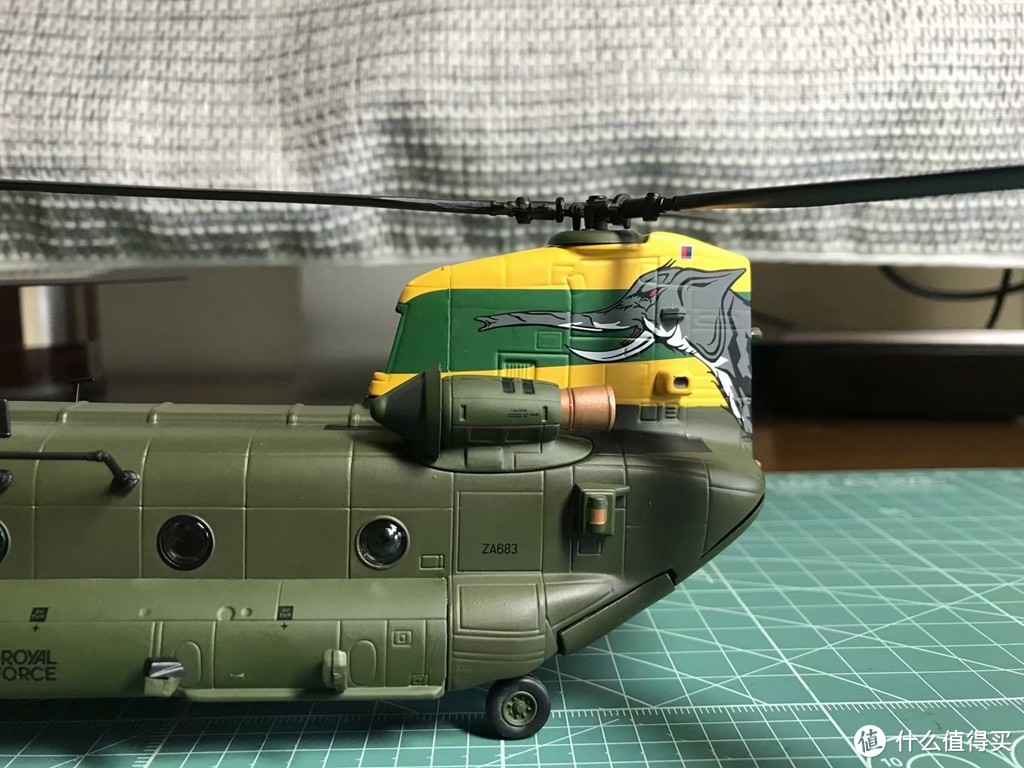 #全民分享季##剁主计划-宁波#CORGI 1：72 加拿大皇家空军 CH-47 支奴干重型直升机限定版