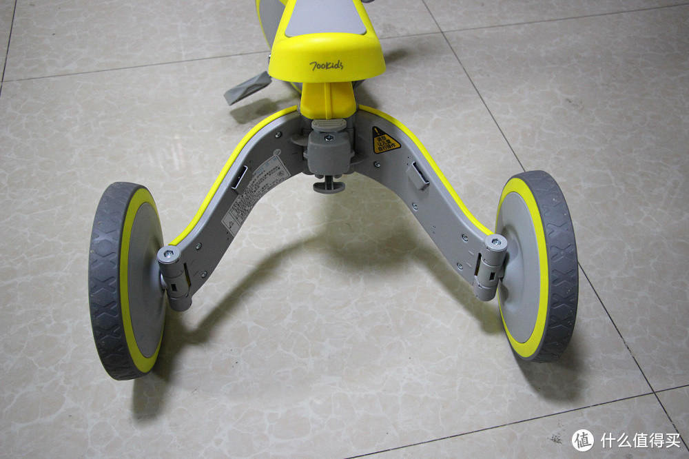 有趣的玩具！平衡车+三轮车=柒小佰变形儿童车