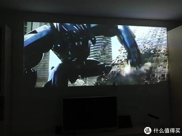 《环太平洋2：雷霆再起》这种大片大屏+低音炮可以媲美影院