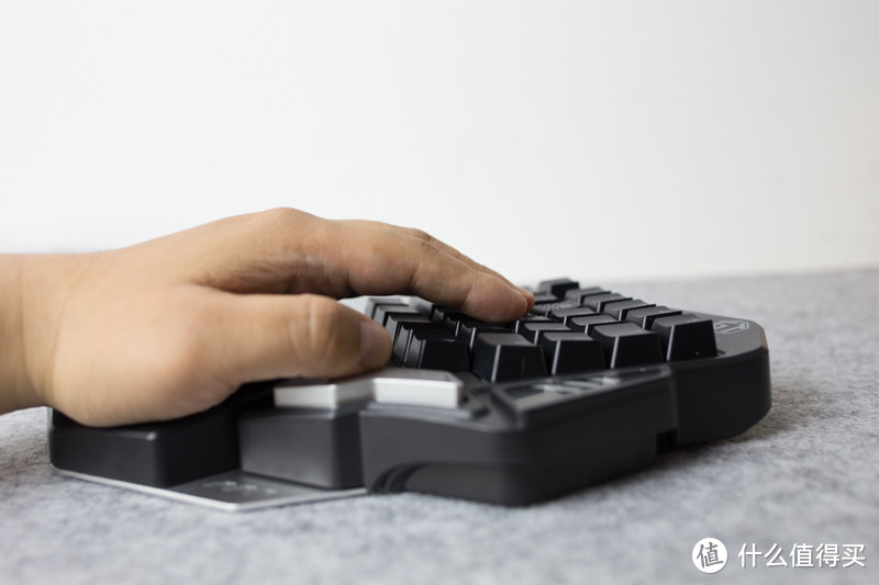 端游吃鸡神助攻：DeLUX 多彩 T9X 机械键盘套装 使用体验谈