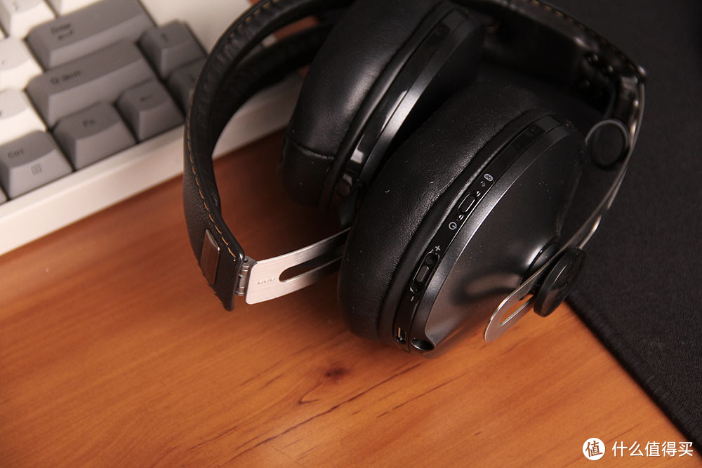 折腾一波音频设备＆耳机架—CREATIVE 创新 SoundBlaster X7 声卡