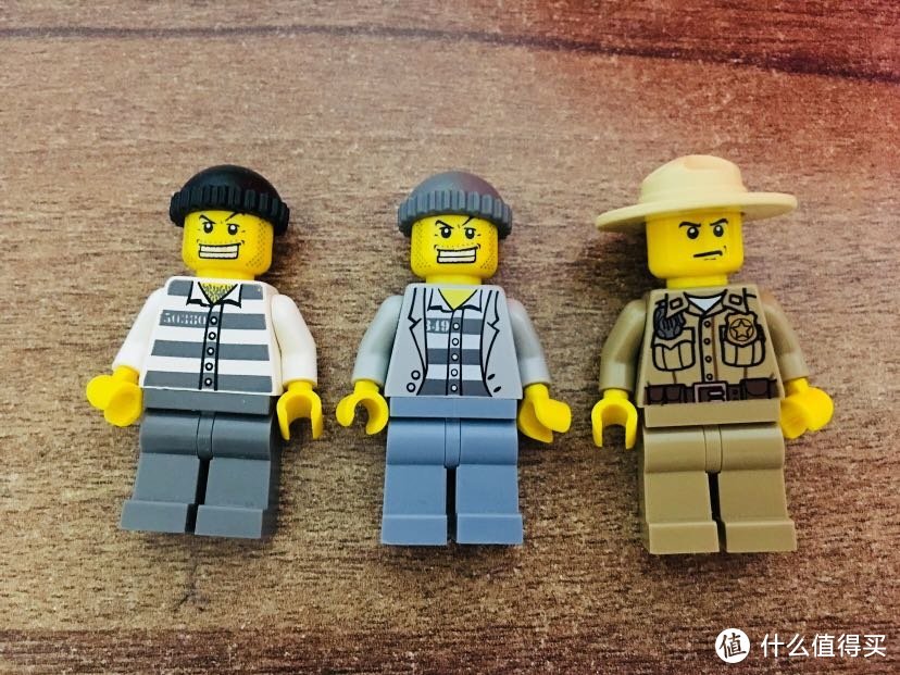 你见过一个新娘和两个新郎的婚礼吗？LEGO 乐高 40165 开箱