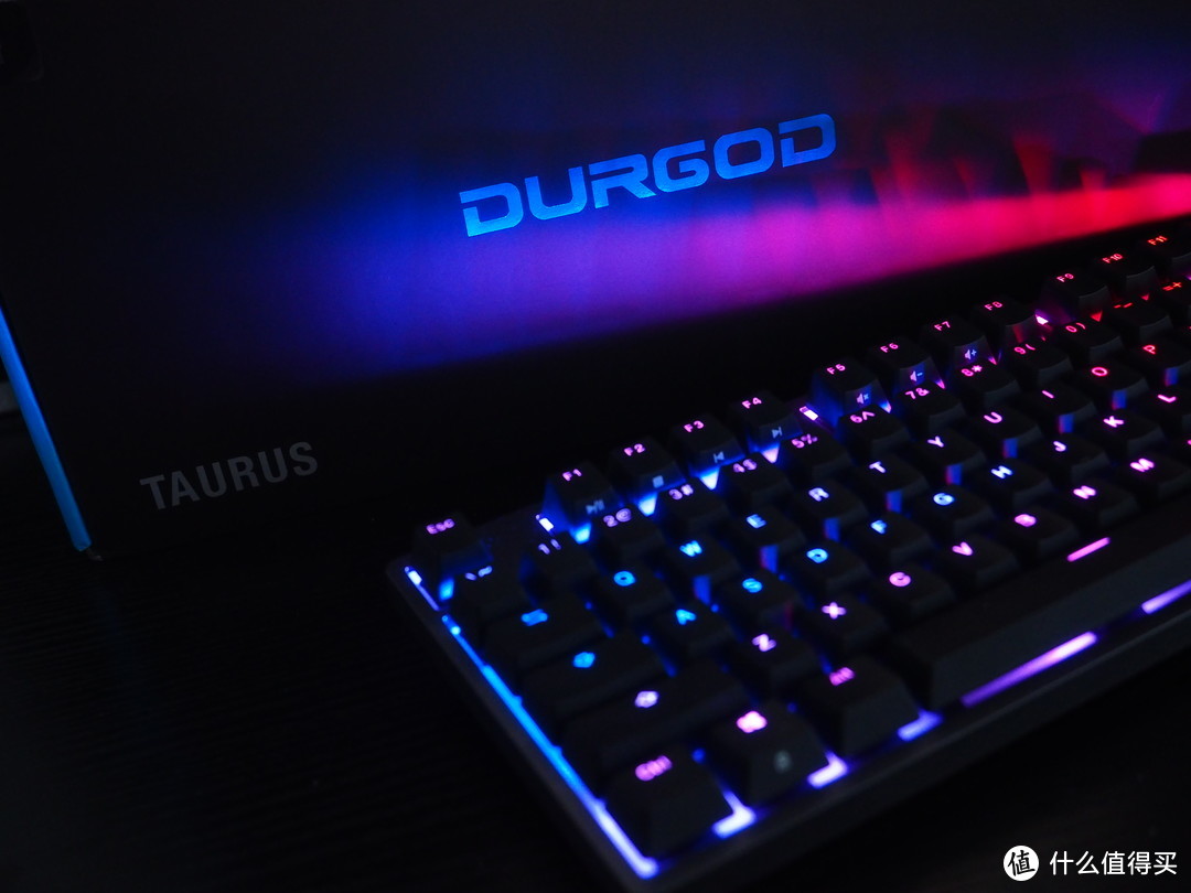 炫光新选择 —— DURGOD杜伽 Taurus（金牛座）K320 Aurora 机械键盘（红轴）