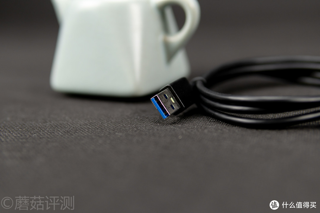 一拖七、彻底解决电脑USB接口不够用的情况—Orico 奥睿科USB3.0 7口分线器 拆解评测