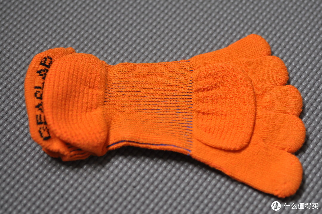 压缩性慢慢增加的五指袜了解一下—GEARLAB燃烧装备实验室3D压力五指袜2.0