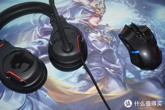 #原创新人#带上它在哪里都是皇帝位—ROCCAT 冰豹 Khan AIMO RGB耳机 试用