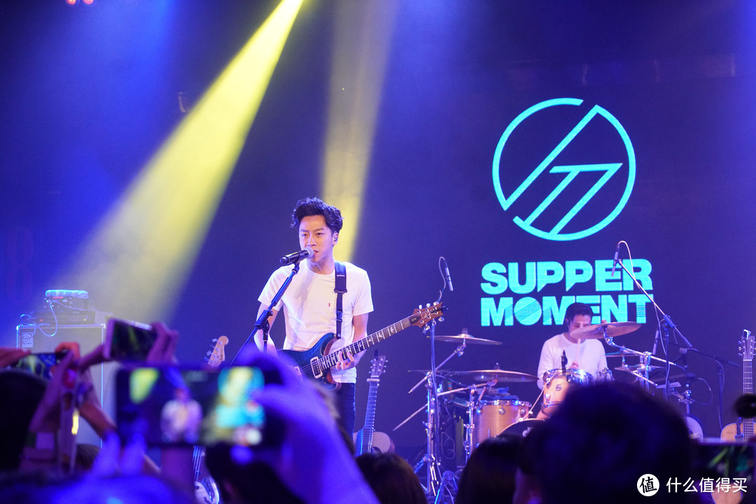 摇滚路上的信仰：Supper moment Live show 深圳站记录