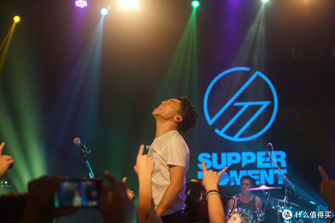 摇滚路上的信仰：Supper moment Live show 深圳站记录