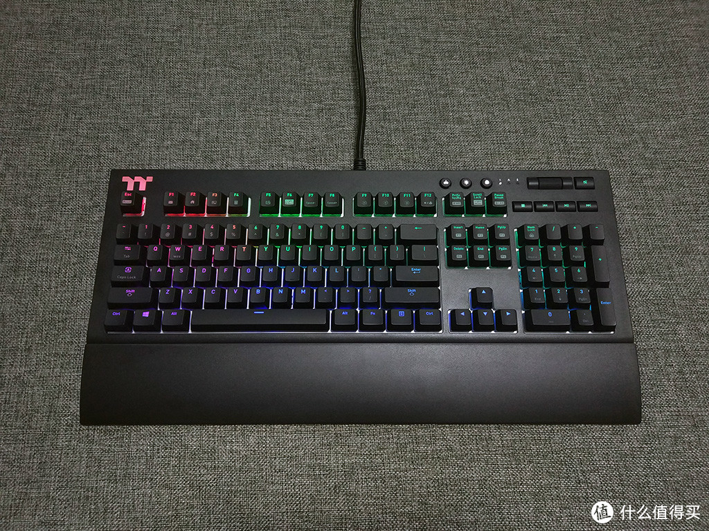 机械键盘也语音互动？Thermaltake 曜越 X1 星脉 RGB 机械键盘 开箱晒物