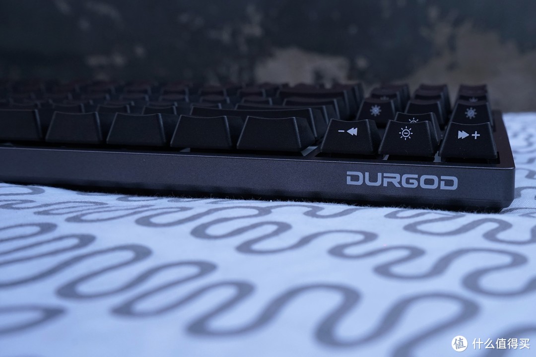 中规中矩，国产机械键盘新秀  DURGOD杜伽 Taurus（金牛座）机械键盘