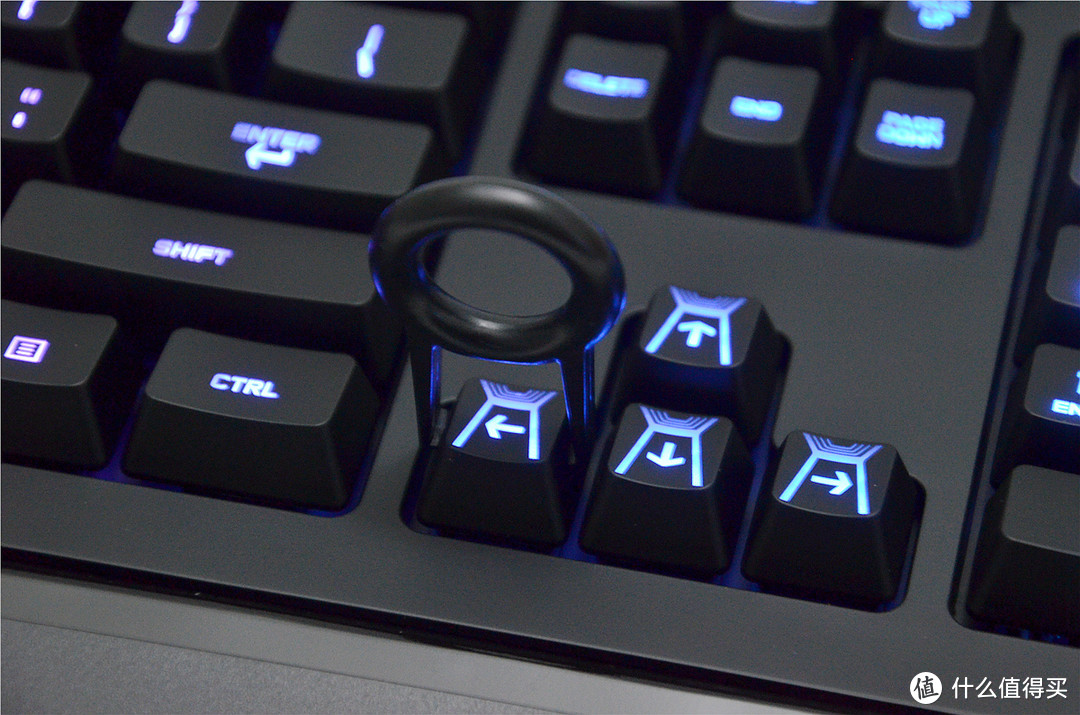买它你是为了亮瞎眼还是为了光污染？Logitech 罗技 G910 机械键盘入手体验