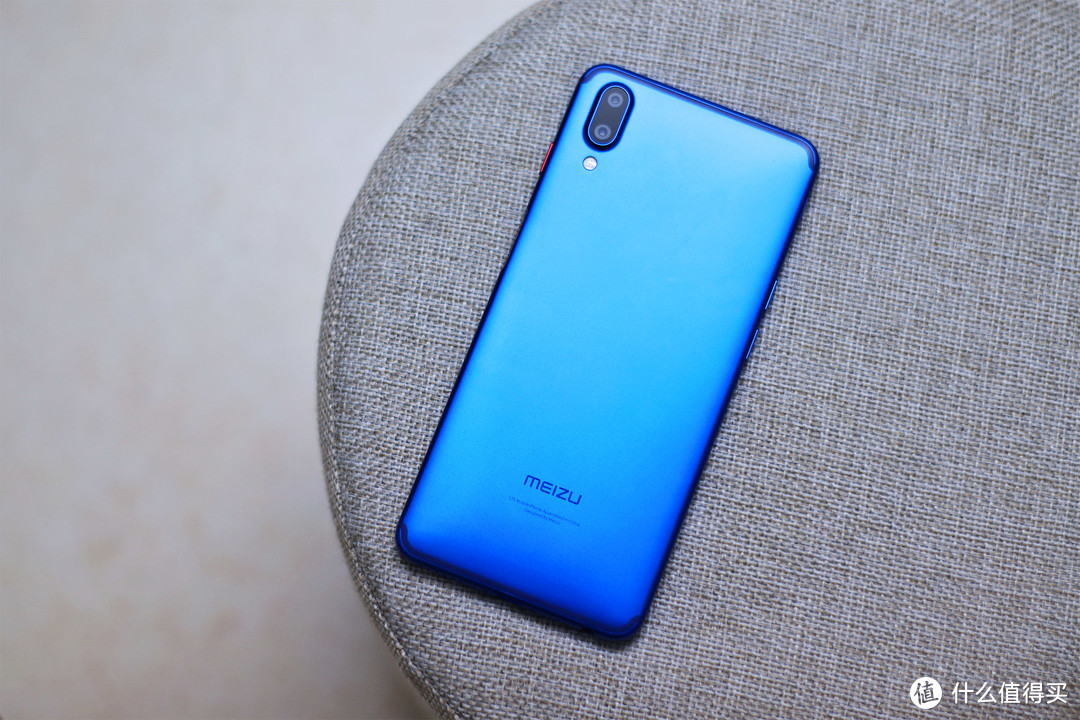 或许在销量上能干倒自家 MEIZU 魅族15的“旗舰” MEIZU 魅蓝E3上手体验