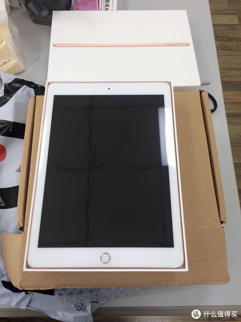 Apple 苹果 iPad2018 开箱 试试试