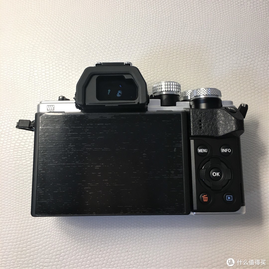 手机不够，微单来凑—我的OLYMPUS 奥林巴斯 E-M10 MARK II套机开箱