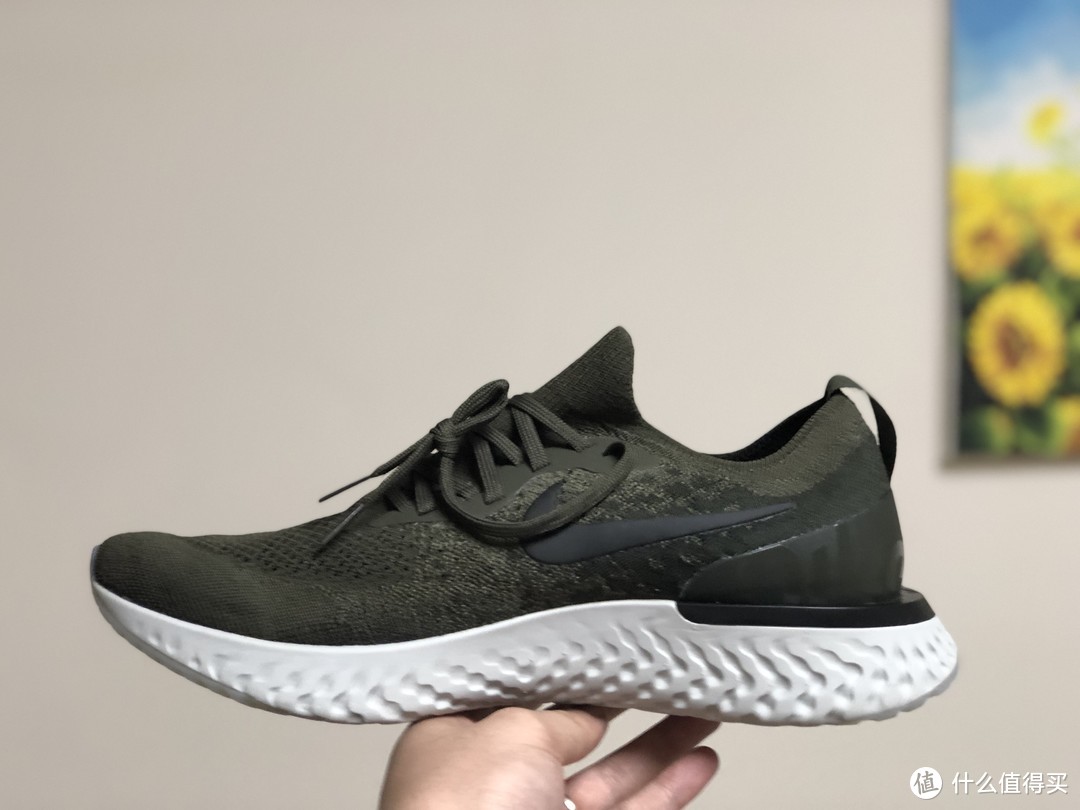 轻、软、弹、耐久四位一体的Nike 耐克 Epic React flyknit 跑鞋，是否是真的名副其实？