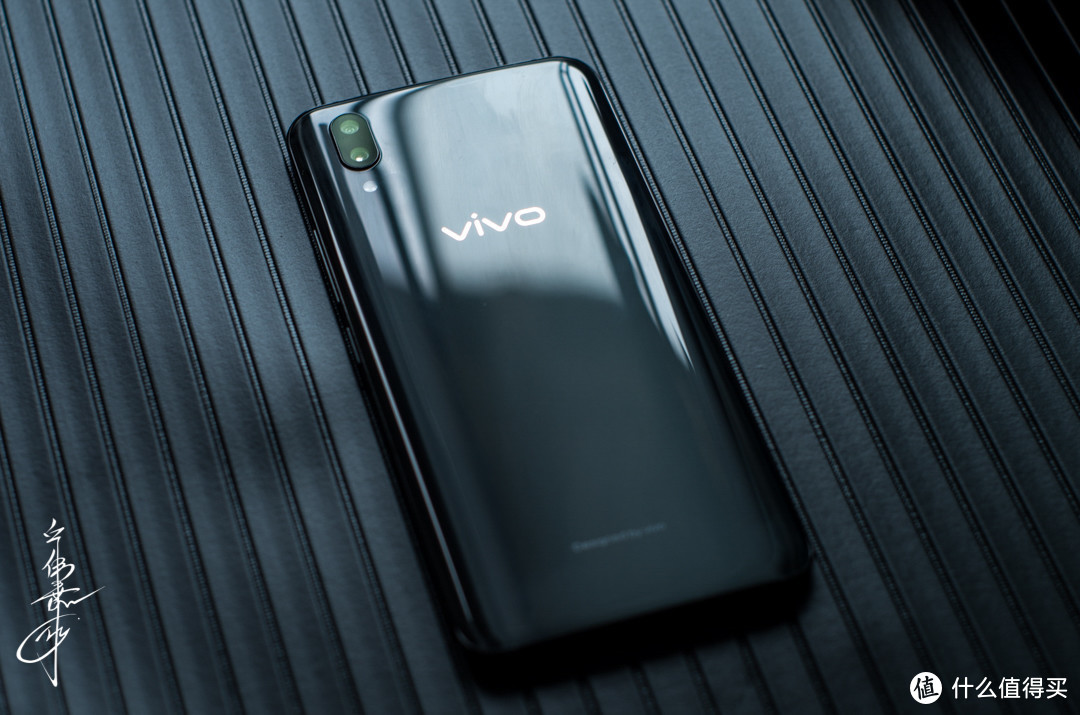 放下傲慢与偏见 体验屏下指纹和拍照的惊喜——vivo X21 屏幕指纹手机评测