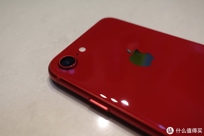 新的紅黑配色:apple 蘋果 iphone 8 紅色特別版手機開箱