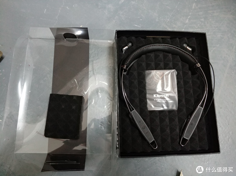 Klipsch 杰士 R6 Neckband 无线蓝牙耳机与LG HBS-810 简单对比