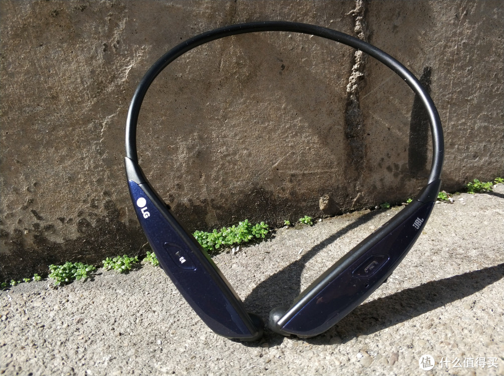 Klipsch 杰士 R6 Neckband 无线蓝牙耳机与LG HBS-810 简单对比