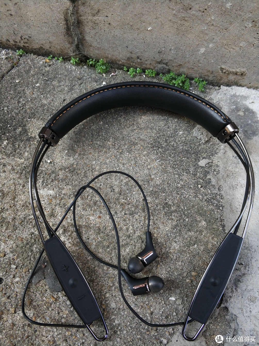 Klipsch 杰士 R6 Neckband 无线蓝牙耳机与LG HBS-810 简单对比