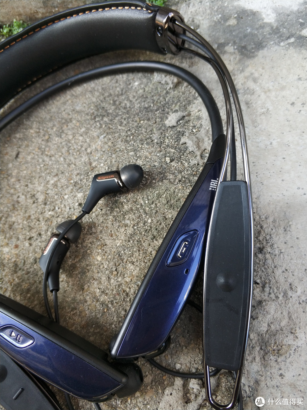 Klipsch 杰士 R6 Neckband 无线蓝牙耳机与LG HBS-810 简单对比