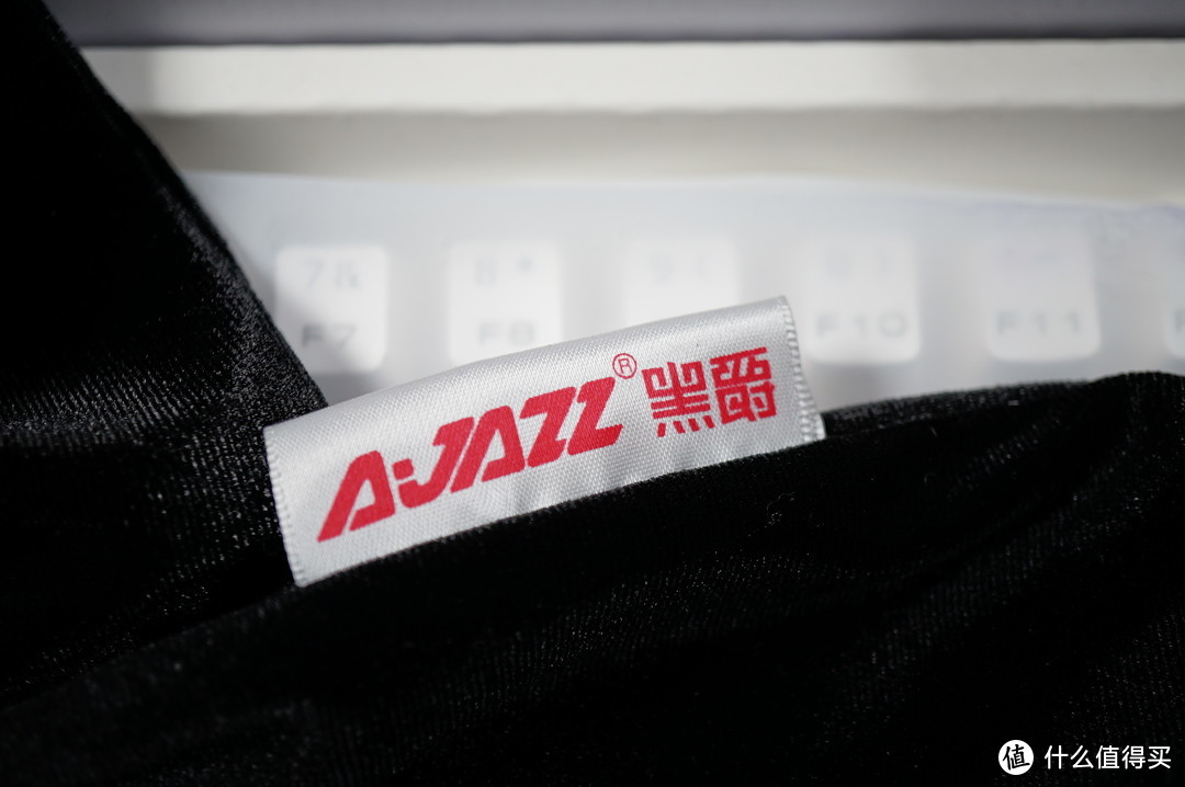 无线稳定才是王道——AJAZZ 黑爵 Zn 锌蓝牙双模机械键盘体验