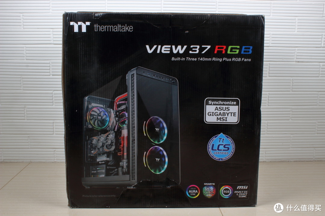 全新一代鸥翼式开窗机箱：Thermaltake 曜越 VIEW 37 RGB 测评