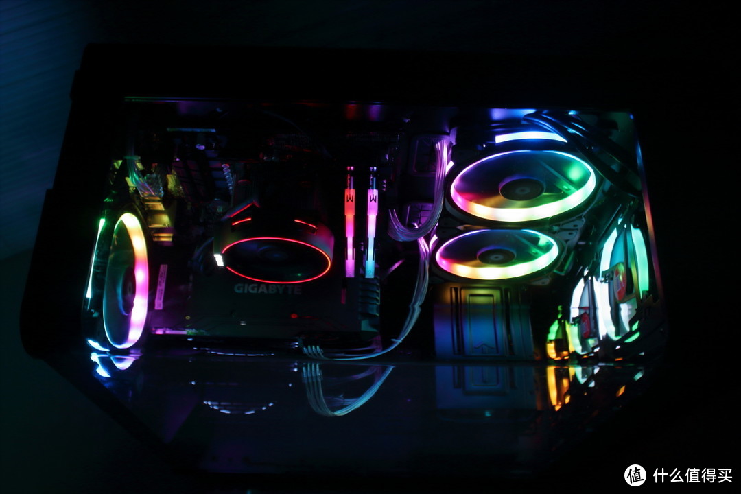 全新一代鸥翼式开窗机箱：Thermaltake 曜越 VIEW 37 RGB 测评