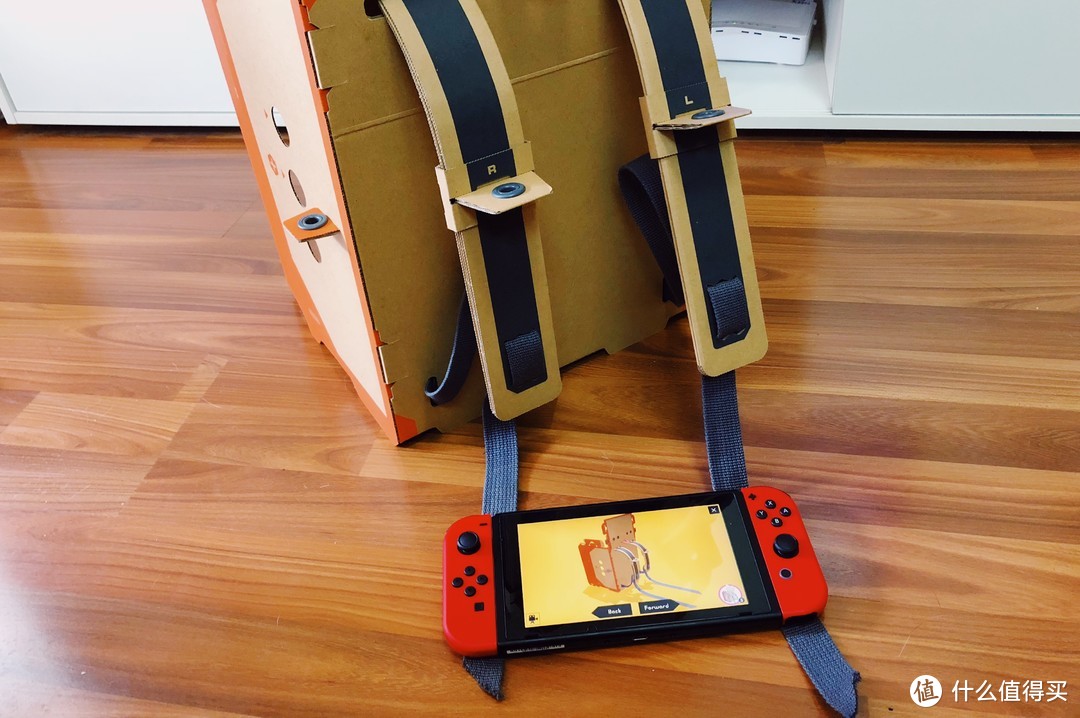 高能预警辣眼睛！视频展示NINTENDO 任天堂 SWITCH LABO机器人（中二）套装上身试玩！