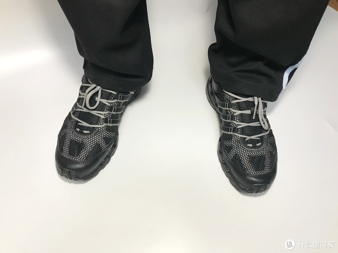 防滑能力出众：Adidas 阿迪达斯 G97914 户外越野鞋