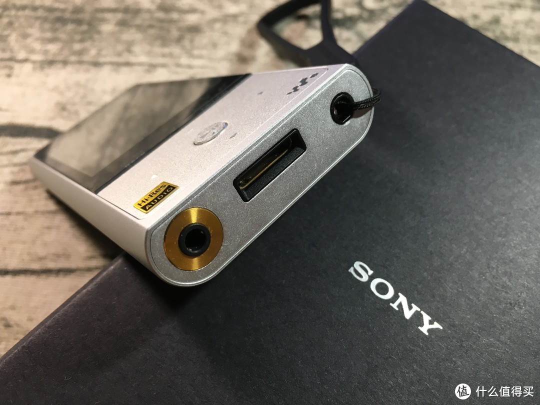 迟到了1年的评测—SONY 索尼 NW-ZX100 随身播放器开箱+使用体验