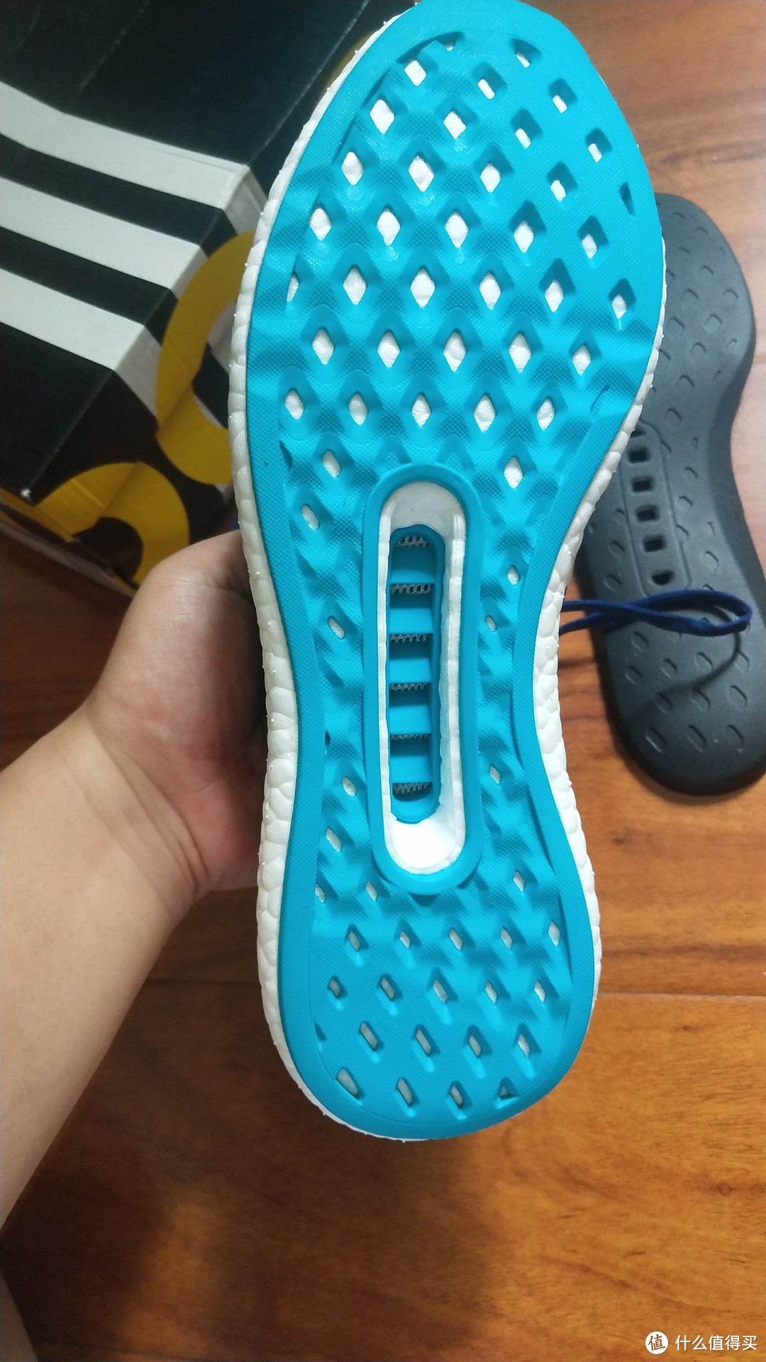 全掌boost + 透气首选：Adidas 阿迪达斯 cc rocket boost m 跑步鞋 开箱