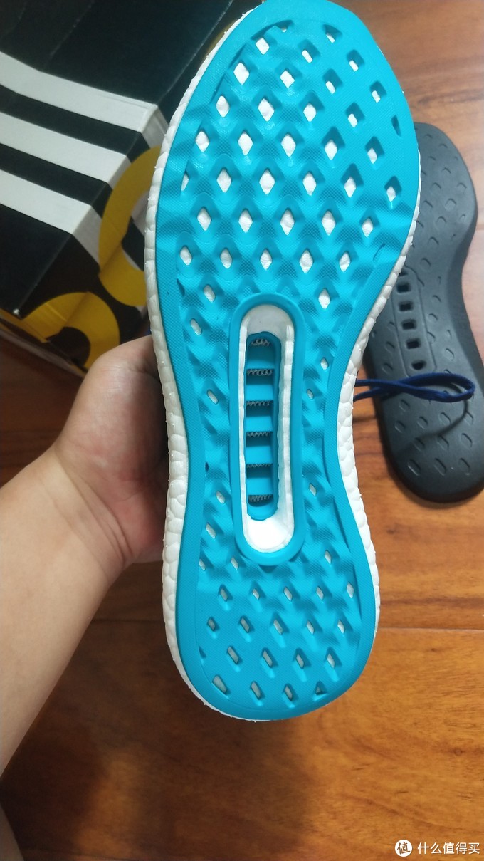 全掌boost + 透气首选：Adidas 阿迪达斯 cc rocket boost m 跑步鞋 开箱