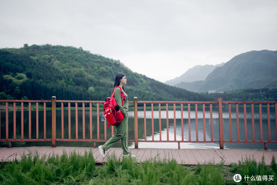 小身板大容量，通勤旅行背包性价比首选—Osprey Flare 闪耀 22L 日用通勤包亲测