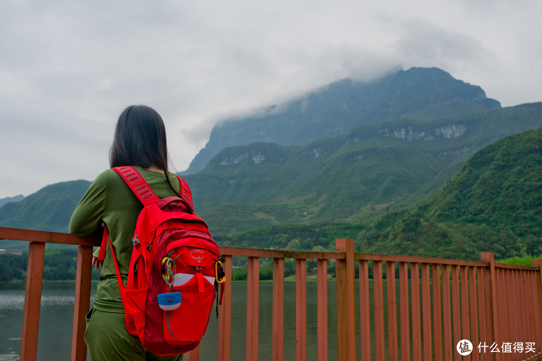 小身板大容量，通勤旅行背包性价比首选—Osprey Flare 闪耀 22L 日用通勤包亲测