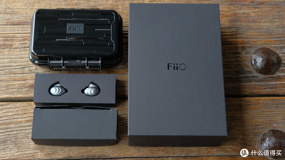 覆盖全部使用场景的HIFI耳机套装—FiiO 飞傲 F9PRO 耳机+BTR1蓝牙接收器组合
