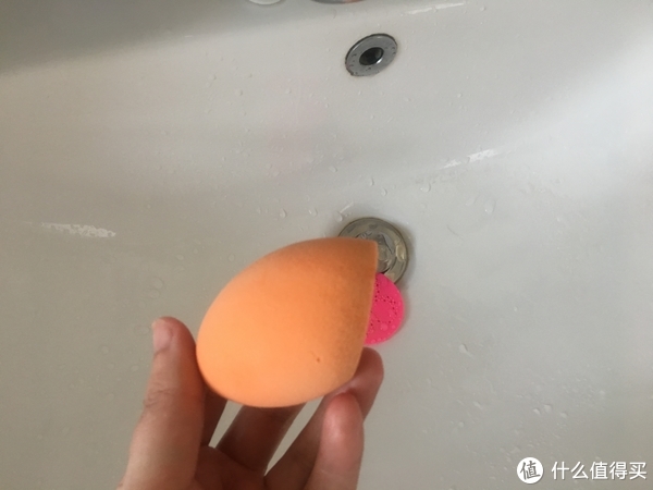 脏脏的美妆蛋怎么清洗，用这个就可以！