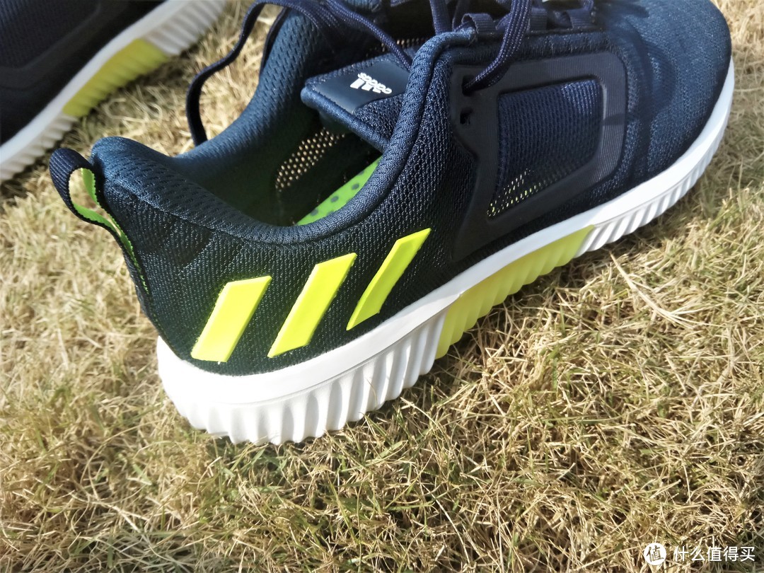夏季换个凉快的跑步鞋吧：adidas 阿迪达斯 清风 CG3691 开箱