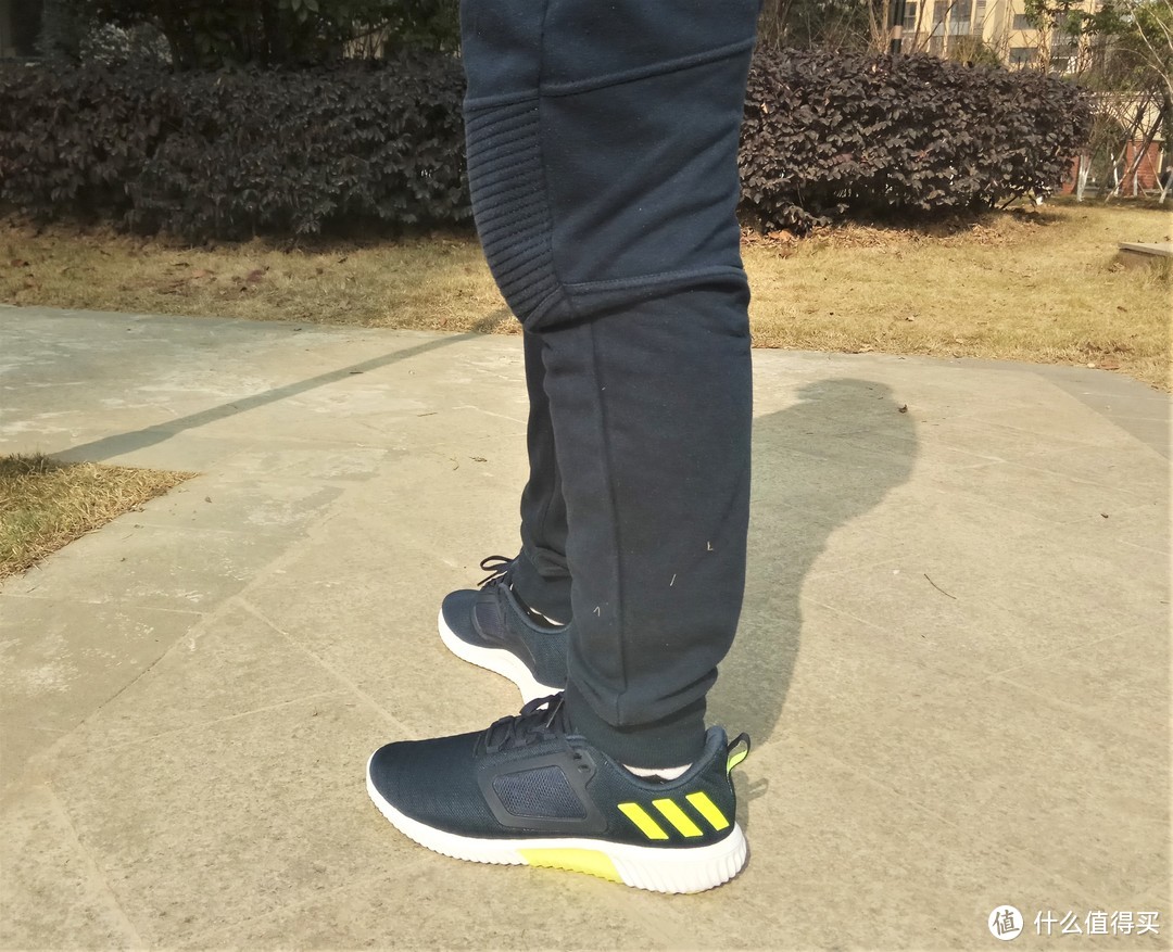 夏季换个凉快的跑步鞋吧：adidas 阿迪达斯 清风 CG3691 开箱